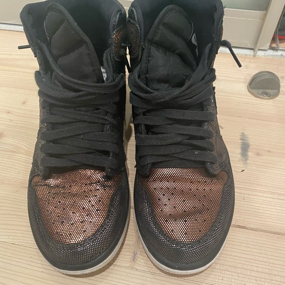 Nike Air Jordan’s in Black and Rose Gold - Picture 3 of 9